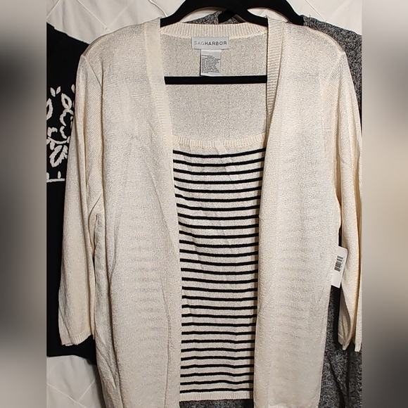 7 Piece Women's XL Black & White Bundle! 🖤 - Picture 13 of 16